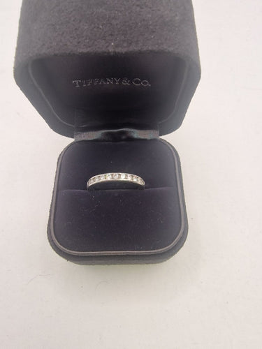 Tiffany & Co. - Alliance demi-éternité en platine 58 Facettes CV-156