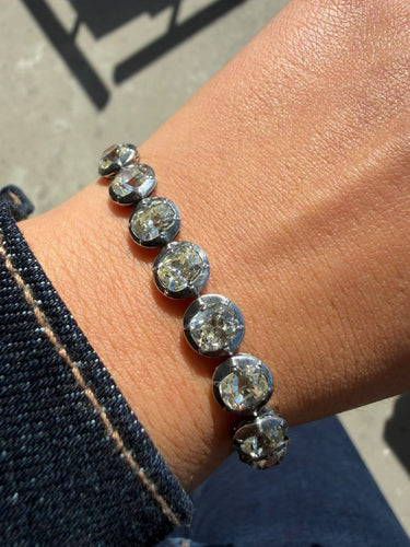 Bracelet rivière en or avec diamants taille coussin ancienne, époque victorienne 58 Facettes 615/26 B