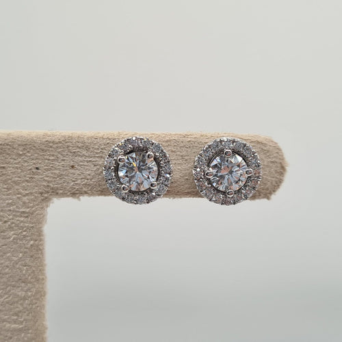 Boucles d’oreilles en or blanc 18k 58 Facettes #BT40