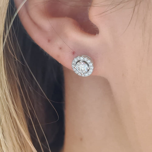 Boucles d’oreilles en or blanc 18k 58 Facettes #BT40