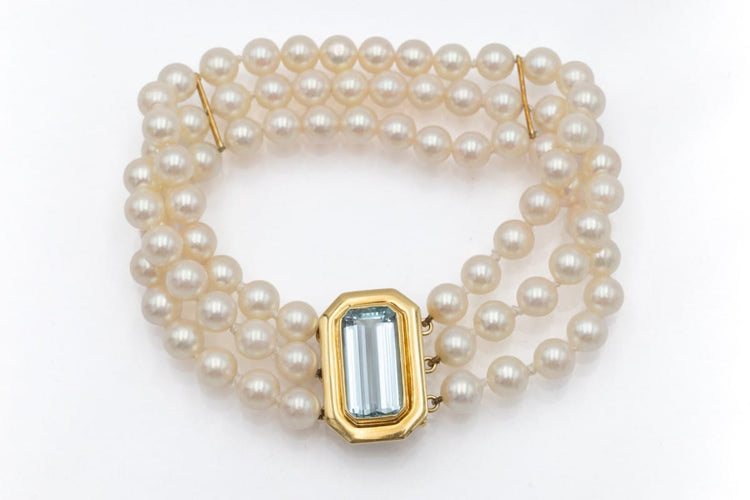 Bracelet à trois rangs de perles, fermoir en or jaune 18 carats et aigue-marine 58 Facettes 13445