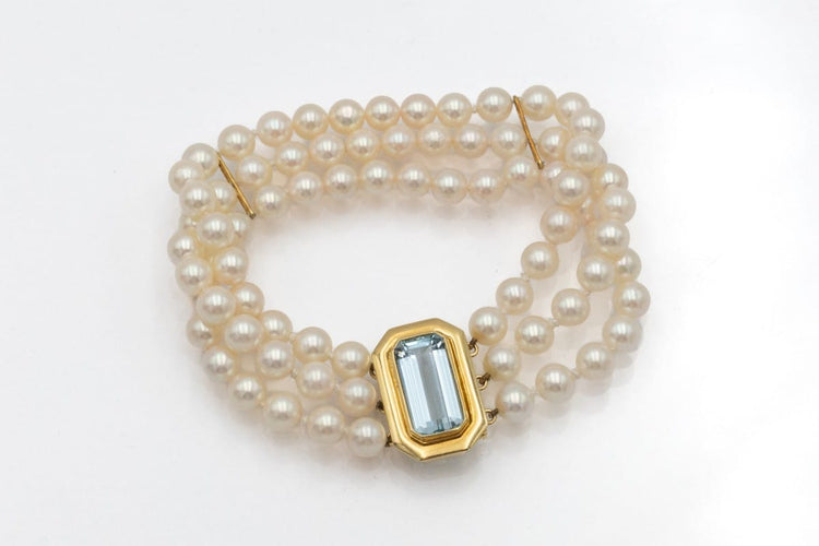 Bracelet à trois rangs de perles, fermoir en or jaune 18 carats et aigue-marine 58 Facettes 13445