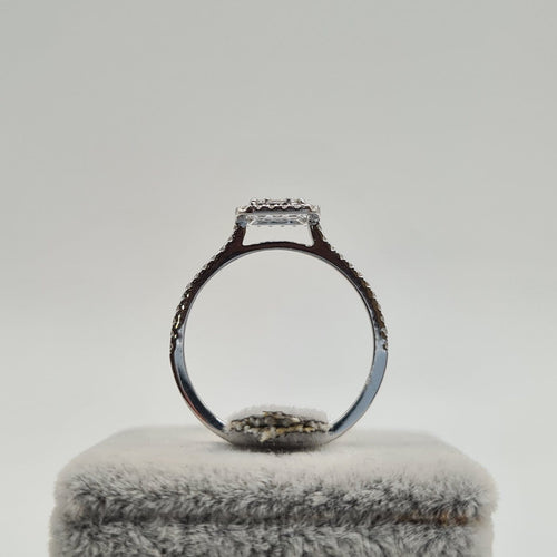 Bague en or blanc 18k et diamants 58 Facettes #BT2