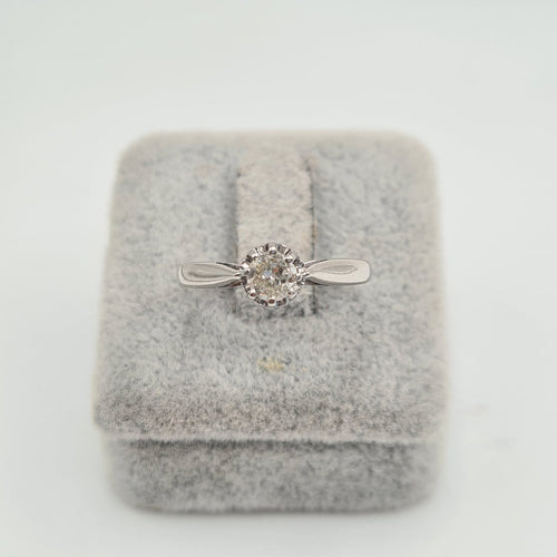 Bague solitaire en or blanc 18k 58 Facettes #BT10