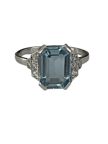 Bague 52 Bague en platine avec aigue-marine taille émeraude et diamants 58 Facettes LOT 6802
