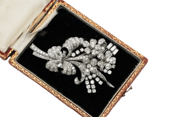 Broche Broche en or blanc 18 carats sertie de diamants, 10 ct 58 Facettes OPK01