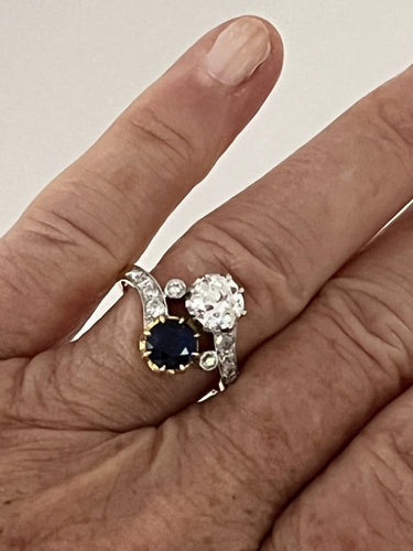 Bague 57 Bague ancienne toi et moi en platine et or jaune 18k, saphir et diamants 58 Facettes LOT 6903