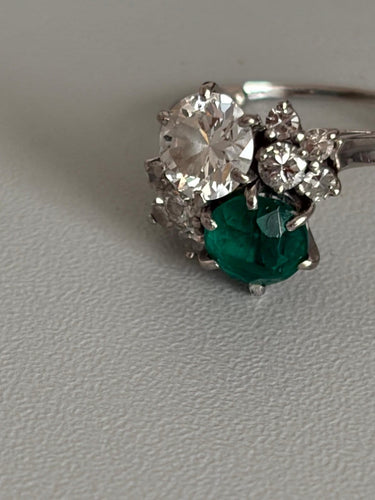 Bague 52.5 Bague Toi & Moi en or gris 18k, émeraude et diamants 58 Facettes LOT 8258