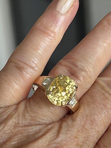 Bague 60 Bague en or rose 18k, saphir jaune de Ceylan 9,52 ct et diamants 58 Facettes LOT 8136
