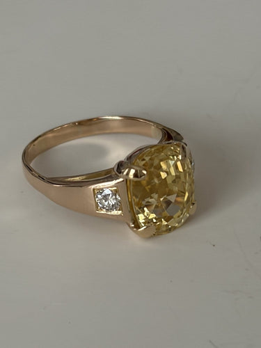 Bague 60 Bague en or rose 18k, saphir jaune de Ceylan 9,52 ct et diamants 58 Facettes LOT 8136