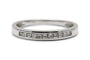 Bague 51 Alliance américaine contemporaine en or blanc 18 carats, diamants taille princesse, environ 0,27 ct 58 Facettes B1002