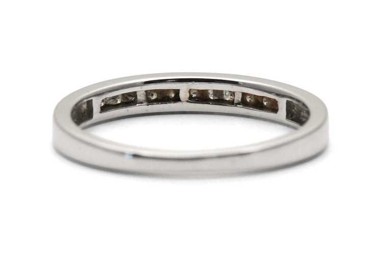 Bague 51 Alliance américaine contemporaine en or blanc 18 carats, diamants taille princesse, environ 0,27 ct 58 Facettes B1002