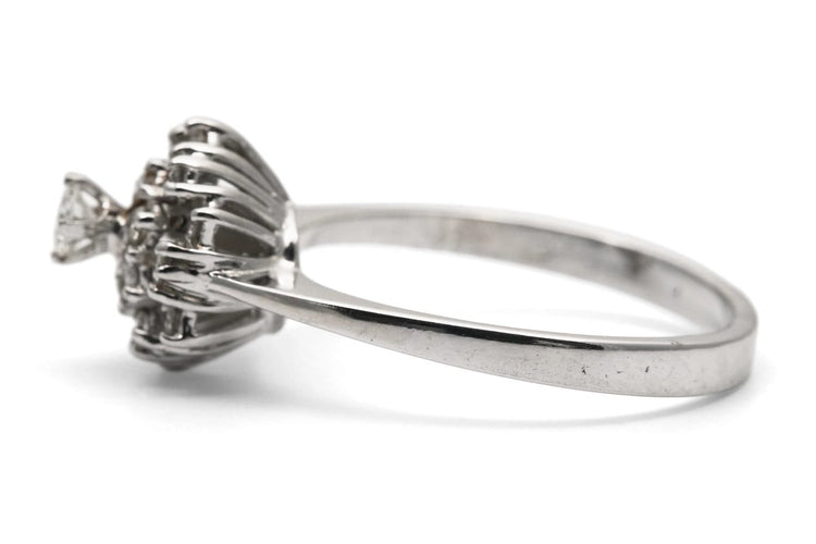 Bague 61 Bague des années 70 en or blanc 18 carats et diamants taille brillant 58 Facettes 24102