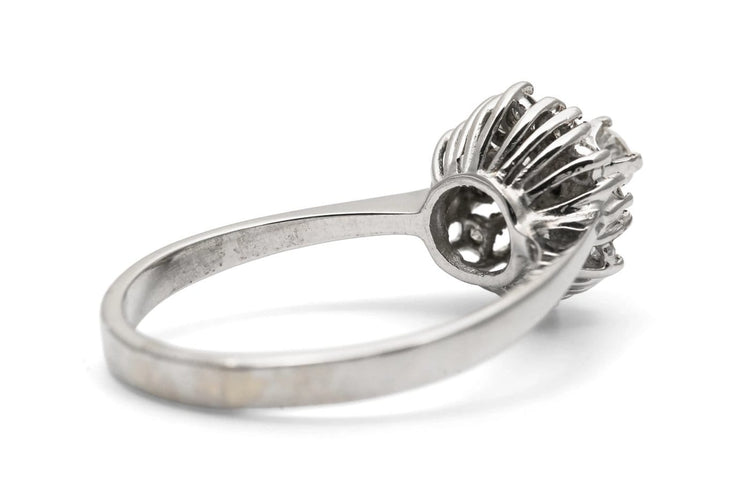 Bague 61 Bague des années 70 en or blanc 18 carats et diamants taille brillant 58 Facettes 24102