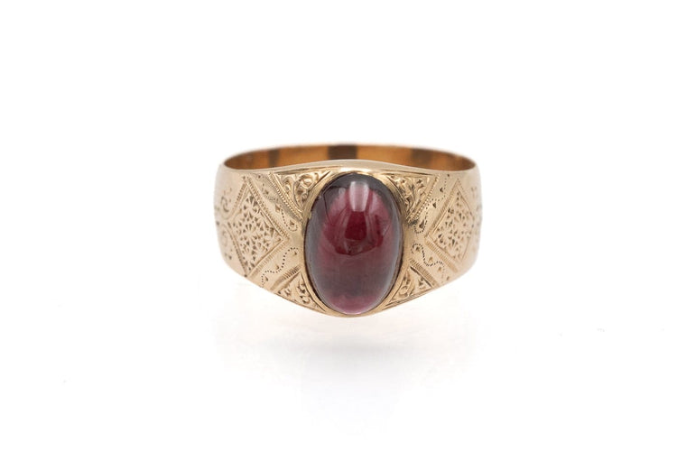 Bague 57 Chevalière en or 14 carats et grenat cabochon, Autriche-Hongrie, 1872-1922 58 Facettes 13478