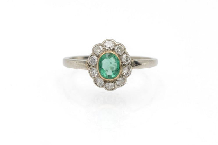 Bague 56 Bague vintage en or blanc 14 carats, émeraude et diamants 58 Facettes 13747