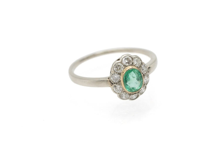 Bague 56 Bague vintage en or blanc 14 carats, émeraude et diamants 58 Facettes 13747