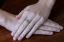 Bague 56 Bague vintage en or blanc 14 carats, émeraude et diamants 58 Facettes 13747