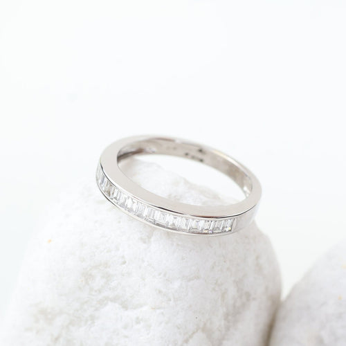 Bague 52 Bague demi-alliance en or blanc 18 carats, 15 diamants baguette, 0,70 ct 58 Facettes 2B-KKK