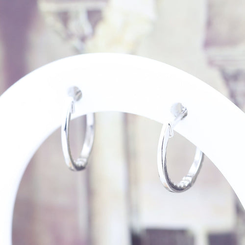 Boucles d'oreilles Boucles d’oreilles créoles en or blanc 18 carats et diamants 58 Facettes 2B-I