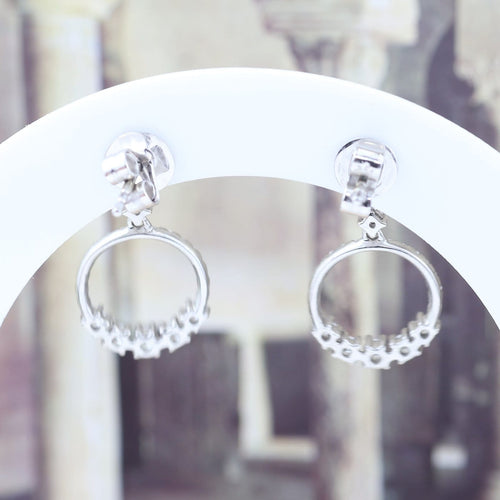 Boucles d'oreilles Boucles d’oreilles pendantes articulées en or blanc 18k, diamants 0,97 ct 58 Facettes 2B-L
