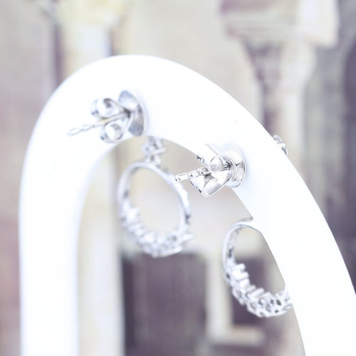 Boucles d'oreilles Boucles d’oreilles pendantes articulées en or blanc 18k, diamants 0,97 ct 58 Facettes 2B-L
