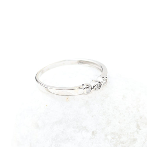 Bague 54 Bague entrelacée en or blanc 18k avec trois diamants, 0,06 ct 58 Facettes 2B-JJ