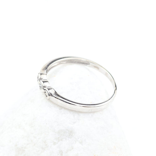 Bague 54 Bague entrelacée en or blanc 18k avec trois diamants, 0,06 ct 58 Facettes 2B-JJ
