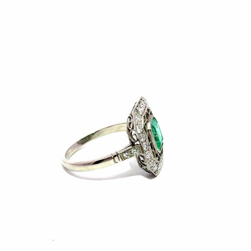 Bague 56 Bague d’inspiration Art déco en platine, émeraude colombienne et diamants 58 Facettes 50554