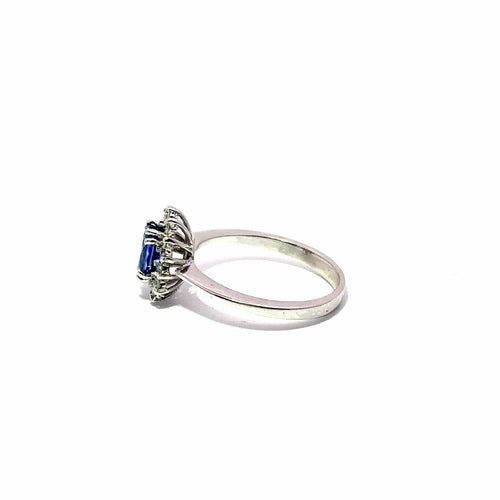 Bague 55 Bague en or blanc 750 avec saphir et halo de diamants 58 Facettes 50555