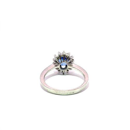 Bague 55 Bague en or blanc 750 avec saphir et halo de diamants 58 Facettes 50555