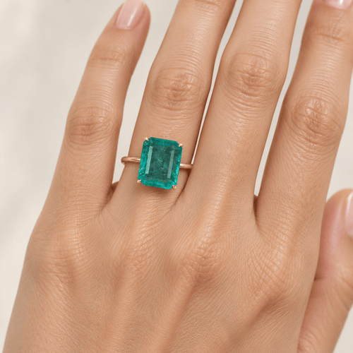 Bague 60 Bague solitaire en or jaune 18k avec émeraude naturelle de 5,80 ct 58 Facettes R0013