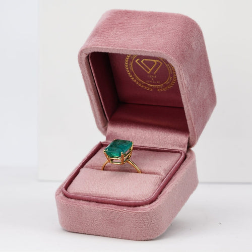 Bague 60 Bague solitaire en or jaune 18k avec émeraude naturelle de 5,80 ct 58 Facettes R0013