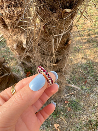Bague 51.5 Alliance américaine en or gris 18 carats et rubis 58 Facettes 199