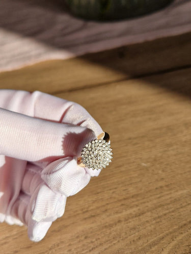 Bague 54.5 Bague dôme Pompon en or jaune 18 carats pavée de diamants 58 Facettes Bague dome fleur