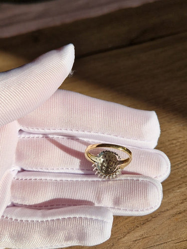 Bague 54.5 Bague dôme Pompon en or jaune 18 carats pavée de diamants 58 Facettes Bague dome fleur