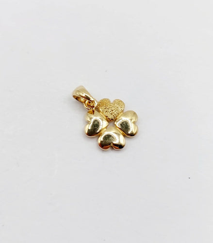 Pendentif Pendentif trèfle vintage en or 18k finement travaillé 58 Facettes A08080