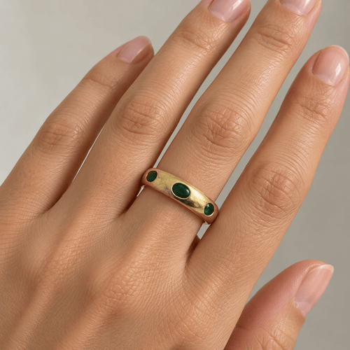 Bague 51.5 FRED - Bague jonc en or jaune 18 carats et émeraudes 58 Facettes B26347