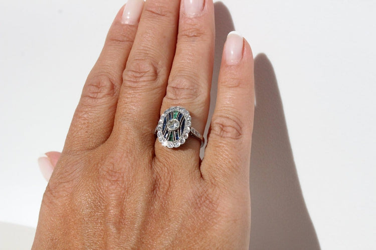 Bague 55 Bague Art déco en platine, diamants, saphirs et émeraudes 58 Facettes ANILLO 21