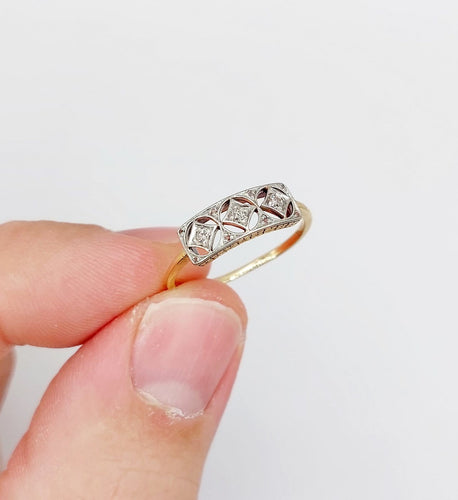 Bague 54 Bague jarretière Art déco en or 18k et platine, diamants taille ancienne 58 Facettes A08101