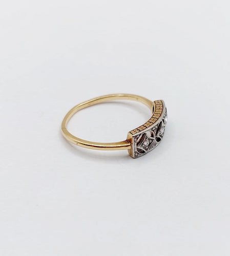 Bague 54 Bague jarretière Art déco en or 18k et platine, diamants taille ancienne 58 Facettes A08101
