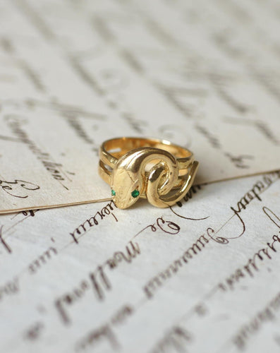 Bague 48 Bague ancienne serpent enroulé, émeraudes, or jaune 18 carats 58 Facettes