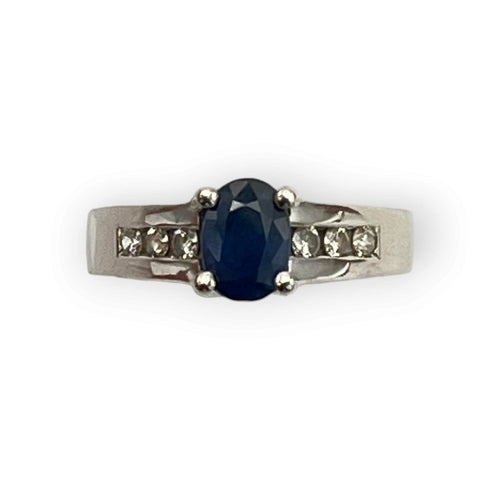 Bague 54 Bague solitaire en or blanc 750, saphir ovale et diamants 58 Facettes 149073223