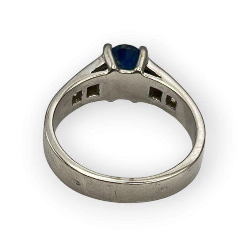 Bague 54 Bague solitaire en or blanc 750, saphir ovale et diamants 58 Facettes 149073223