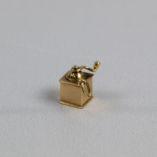 Pendentif Pendentif moulin à café vintage en or jaune 18 carats 58 Facettes