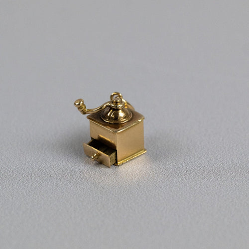 Pendentif Pendentif moulin à café vintage en or jaune 18 carats 58 Facettes