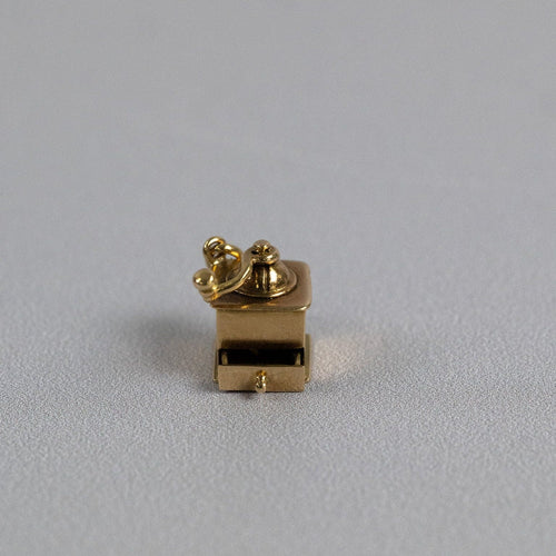 Pendentif Pendentif moulin à café vintage en or jaune 18 carats 58 Facettes