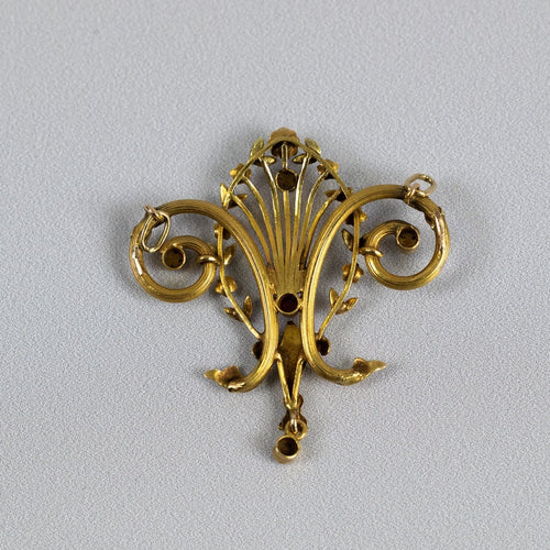 Pendentif Pendentif ancien victorien en or jaune 18 carats, perles et rubis 58 Facettes
