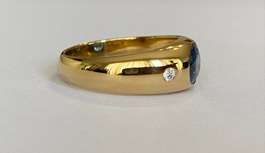 Bague 60 Bague pour homme en or jaune 18k avec saphir bleu et diamants 58 Facettes ring