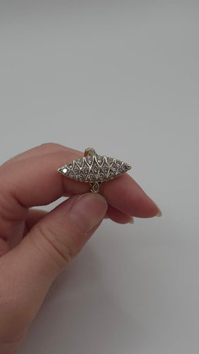 Bague 56 Bague marquise ancienne en or jaune et gris 18k, pavée de 19 diamants 58 Facettes Bague marquise